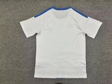 Image 2 de l’album Maillots de football à l’extérieur de Montréal 26-27