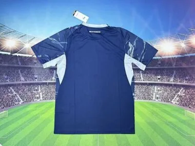 Imagem 2 do álbum Camisolas de futebol do Salzburg para os jogos fora de casa de 26 e 27