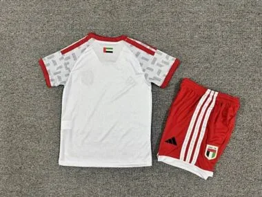 Image 2 de l’album Maillots de football pour enfants « UAE Home » 2026