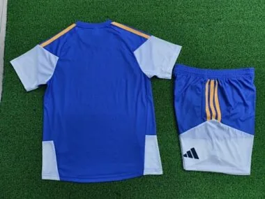 Imagen 2 del álbum Equipación de manga corta de entrenamiento del Al-Nassr para los días 25 y 26