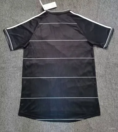 Imagen 2 del álbum Camisetas de fútbol de portero del Bohemian, n.º 25 y 26