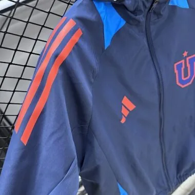 Imagem 4 do álbum 25-26 Universidad de Chile Windbreaker Jackets
