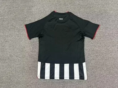 Imagem 2 do álbum 25-26 Besiktas Away Soccer Jerseys