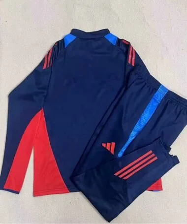 Imagen 2 del álbum 25-26 Universidad de Chile Training Soccer Suit