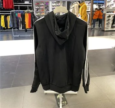 Immagine 2 dell’album Adidas Hoodies Jackets