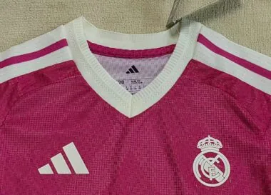 Imagem 3 do álbum 26-27 Real Madrid Third Kids Soccer Jerseys