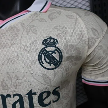 Imagem 2 do álbum Camisolas de futebol do Real Madrid, Versão Especial de Jogador, 26-27