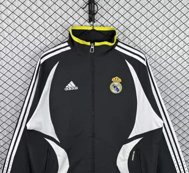 Immagine 3 dell’album 06-07 Real Madrid Retro Windbreaker Jackets