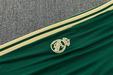 Imagem 13 do álbum 26-27 Real Madrid Long Sleeve tracksuit