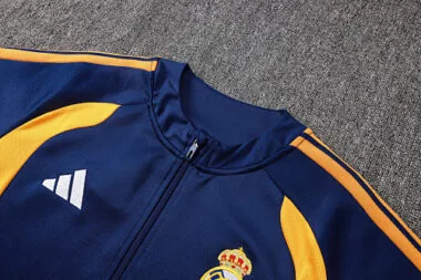 Imagem 2 do álbum 26-27 Real Madrid Jackets