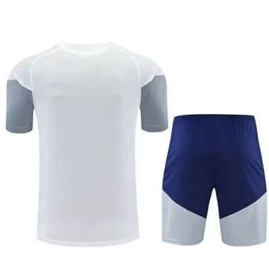 Image 2 de l’album Tenue d’entraînement de football du Real Madrid 26-27