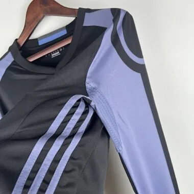 Imagem 2 do álbum 2016/17 Real Madrid Third Retro Soccer Jerseys