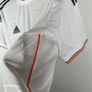 Immagine 2 dell’album 2013/14 Real Madrid Home Retro Soccer Jerseys