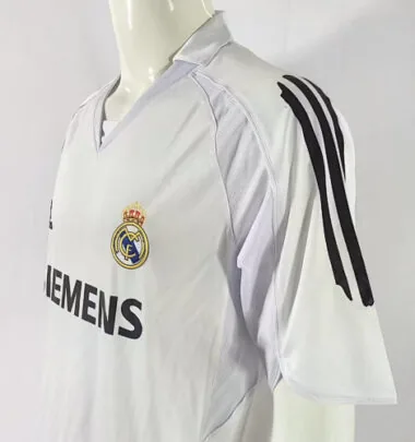 Image 3 de l’album 2005/06 Real Madrid Home Retro Soccer Jerseys