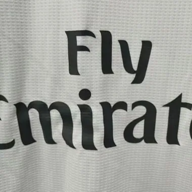 Image 4 de l’album 2015/16 Real Madrid Retro Soccer Jerseys