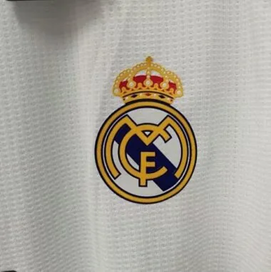 Image 6 de l’album 2015/16 Real Madrid Retro Soccer Jerseys