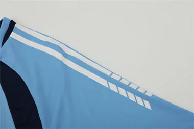 Imagem 6 do álbum 05-06 Real Madrid Retro Soccer Jerseys