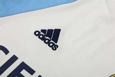 Imagem 3 do álbum 05-06 Real Madrid Retro Soccer Jerseys