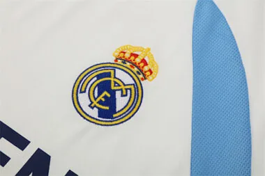 Imagem 4 do álbum 05-06 Real Madrid Retro Soccer Jerseys