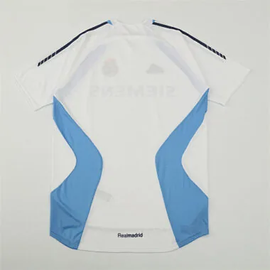 Imagem 8 do álbum 05-06 Real Madrid Retro Soccer Jerseys