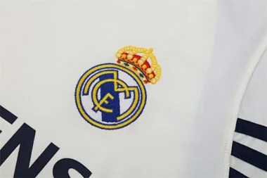 Imagem 4 do álbum 03-04 Real Madrid Retro Soccer Jerseys
