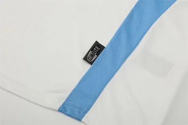 Imagem 6 do álbum 03-04 Real Madrid Retro Soccer Jerseys