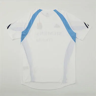 Imagem 7 do álbum 03-04 Real Madrid Retro Soccer Jerseys