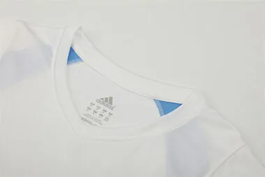 Imagem 8 do álbum 03-04 Real Madrid Retro Soccer Jerseys