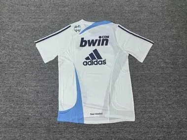 Imagem 2 do álbum 07-08 Real Madrid Retro Soccer Jerseys