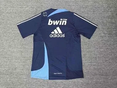 Imagen 2 del álbum 07-08 Real Madrid Retro Soccer Jerseys