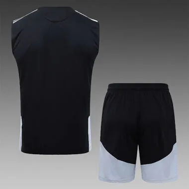 Immagine 2 dell’album 26-27 Real Madrid Training Soccer Vest