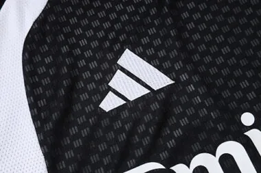 Immagine 8 dell’album 26-27 Real Madrid Training Soccer Vest