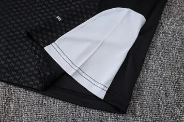 Immagine 12 dell’album 26-27 Real Madrid Training Soccer Vest