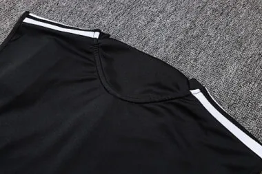Immagine 13 dell’album 26-27 Real Madrid Training Soccer Vest