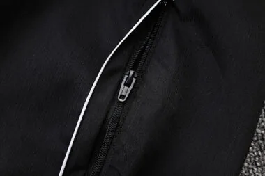 Imagen 10 del álbum Chaquetas cortavientos del Real Madrid 26-27
