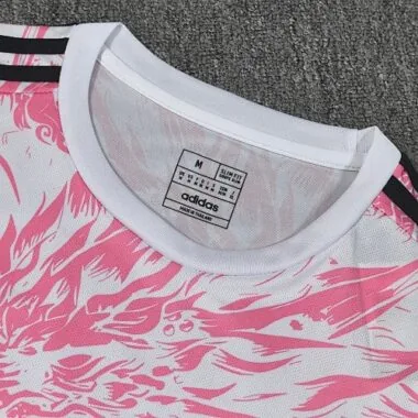 Imagen 4 del álbum Camisetas especiales de fútbol del Real Madrid 25-26