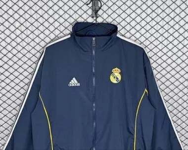 Immagine 2 dell’album 99-00 Real Madrid Retro Windbreaker Jackets