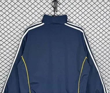 Immagine 6 dell’album 99-00 Real Madrid Retro Windbreaker Jackets