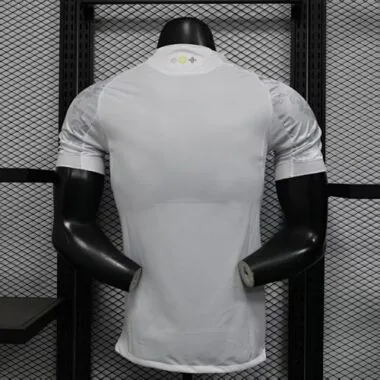 Imagem 8 do álbum Camisolas de futebol do Real Madrid, Versão Especial de Jogador, n.º 25-26