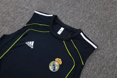 Image 4 de l’album Maillot d’entraînement de football du Real Madrid 25-26