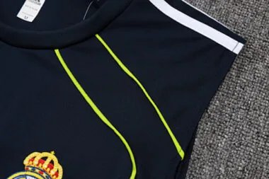 Image 6 de l’album Maillot d’entraînement de football du Real Madrid 25-26