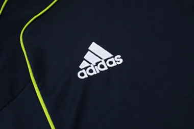 Image 8 de l’album Maillot d’entraînement de football du Real Madrid 25-26