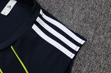 Image 10 de l’album Maillot d’entraînement de football du Real Madrid 25-26