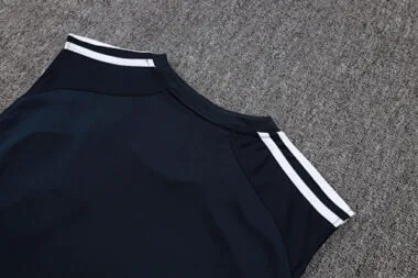 Image 14 de l’album Maillot d’entraînement de football du Real Madrid 25-26