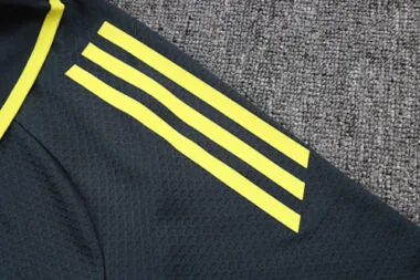 Imagem 9 do álbum 25-26 Real Madrid Polo Training Soccer Suit