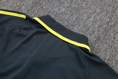 Imagem 12 do álbum 25-26 Real Madrid Polo Training Soccer Suit