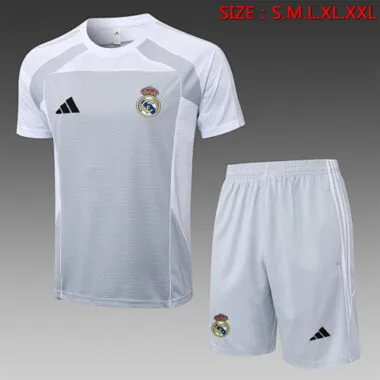 Equipación de entrenamiento de fútbol del Real Madrid 25-26