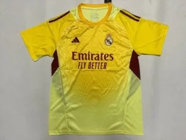 Camisetas de fútbol del Real Madrid con el número 25-26 para el portero