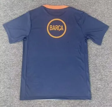Imagen 2 del álbum 25-26 Barc Training Soccer Jerseys