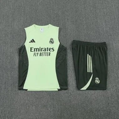 Image 3 de l’album Maillot d’entraînement de football du Real Madrid 25-26